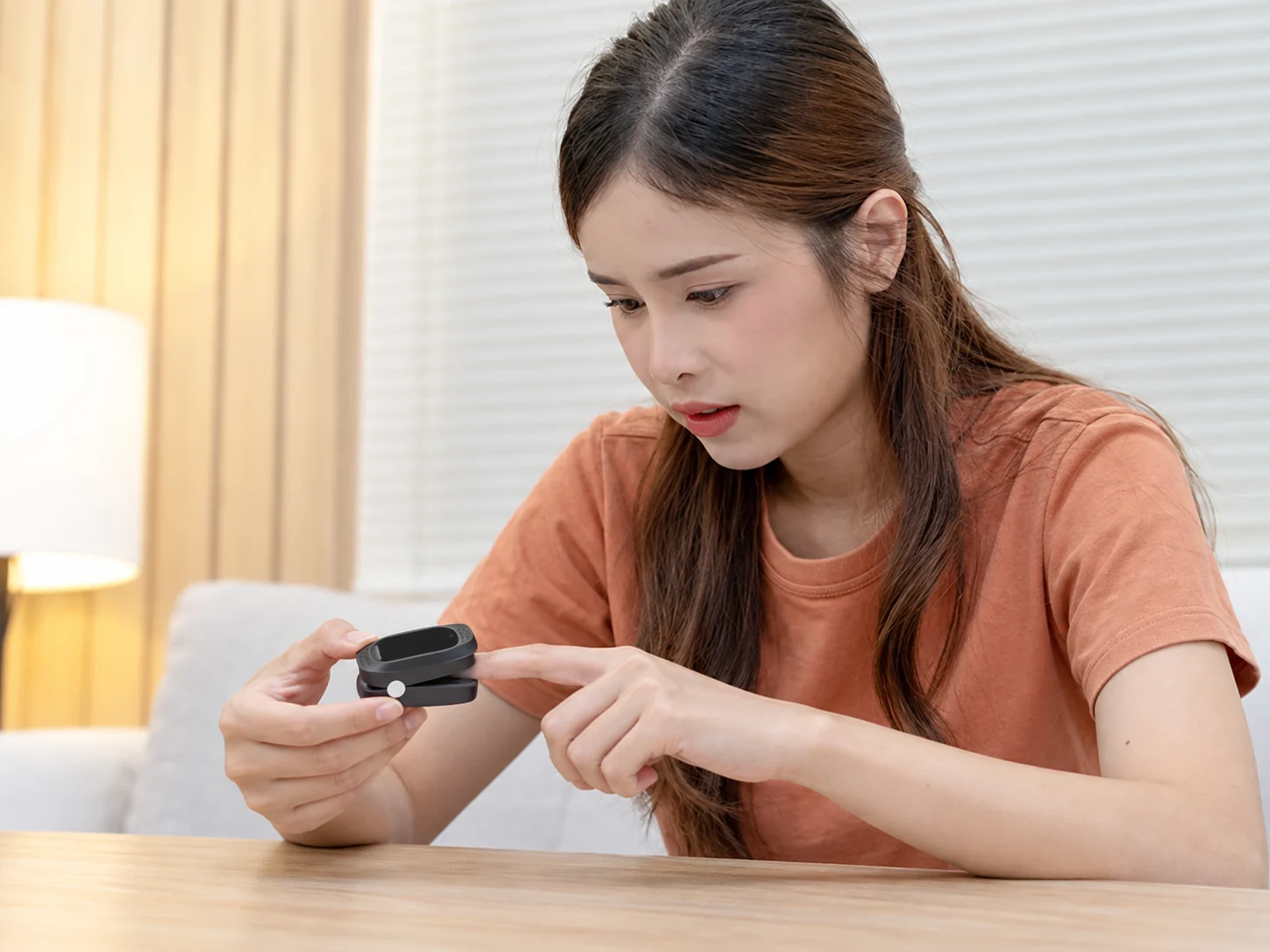 Vitaltrack pulse oximeter product and everyday use